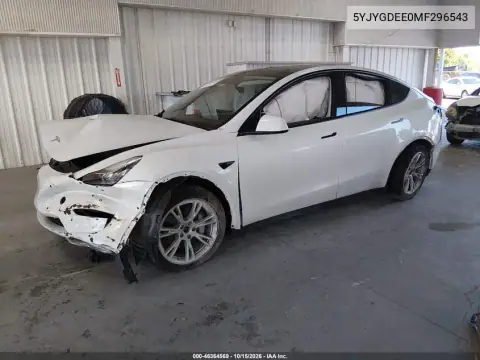 5YJYGDEE0MF296543 — 2021 Tesla Model Y, фото 2 с аукциона IAAI, передняя часть справа