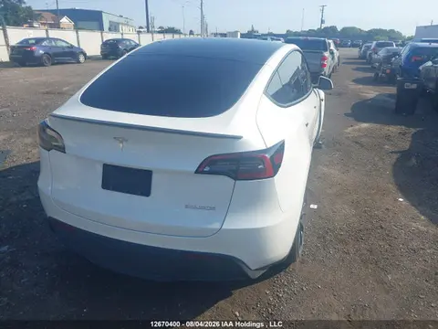 2022 Tesla Model Y VIN 7SAYGDEF4NF465959 фото 4