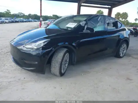 7SAYGAEE6NF485569 — 2022 Tesla Model Y, ფოტო 2, IAAI, მარჯვენა მხარე