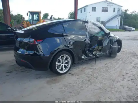 7SAYGAEE6NF485569 — 2022 Tesla Model Y, ფოტო 4, IAAI, მარჯვენა მხარე