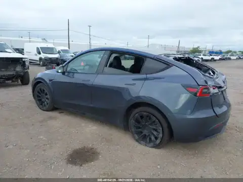 7SAYGDEE0NF390409 — 2022 Tesla Model Y, ფოტო 3, IAAI, უკანა ნაწილი