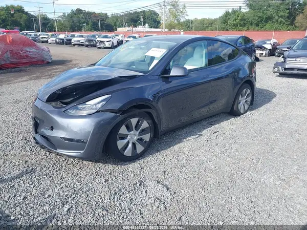 7SAYGDEE8NF424614 — 2022 Tesla Model Y, фото 2 с аукциона IAAI, Левый и правый бока