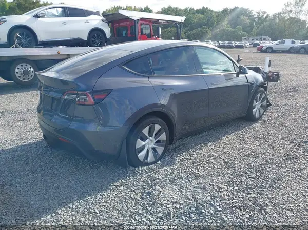 7SAYGDEE8NF424614 — 2022 Tesla Model Y, фото 4 с аукциона IAAI, Левый и правый бока
