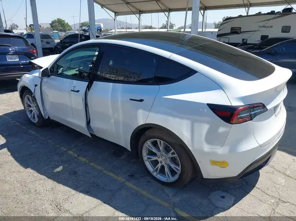 7SAYGDEE0NF353733 — 2022 Tesla Model Y, фото 3 с аукциона IAAI 14.10.2026, Левый и правый бока