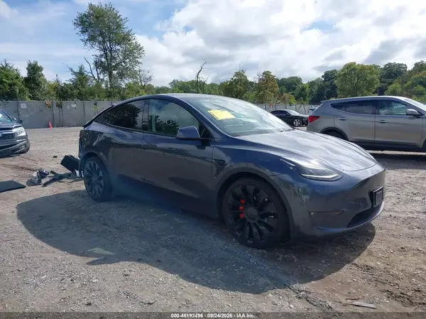 7SAYGDEF2NF465832 Tesla Model Y 2022 — daño Parte trasera, foto antes de reparar