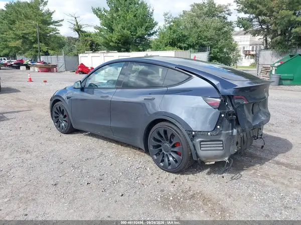 7SAYGDEF2NF465832 — 2022 Tesla Model Y, foto 3 de IAAI, Parte trasera