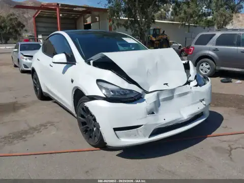 7SAYGDEE9NF506674 — 2022 Tesla Model Y, Передня частина (Front End), фото до ремонту
