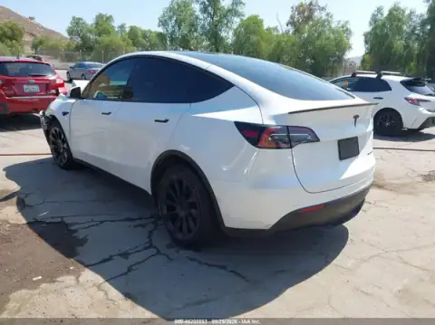 7SAYGDEE9NF506674 — 2022 Tesla Model Y, фото 3 с аукциона IAAI, ПЕРЕДНЯЯ ЧАСТЬ