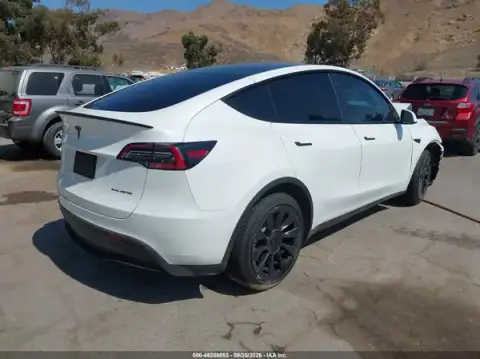 7SAYGDEE9NF506674 — 2022 Tesla Model Y, фото 4 с аукциона IAAI, ПЕРЕДНЯЯ ЧАСТЬ