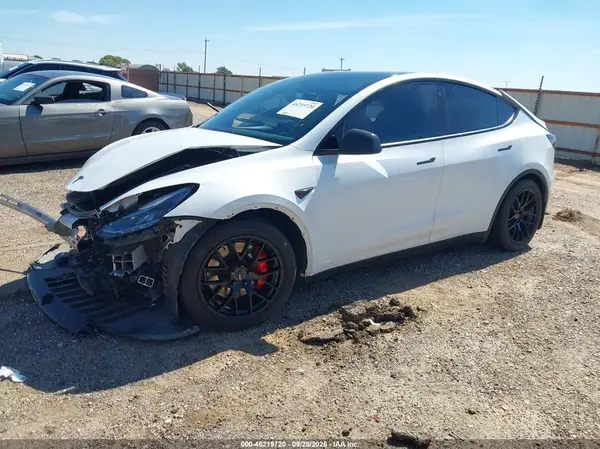 7SAYGDEF4NF367014 — 2022 Tesla Model Y, фото 2 с аукциона IAAI, Правый бок