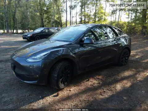7SAYGDEE2NF413494 — 2022 Tesla Model Y, zdjęcie 2 z IAAI, Prawy bok