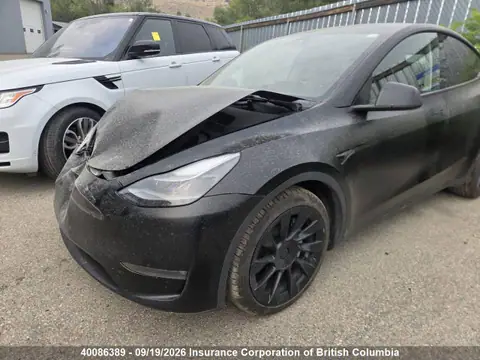 7SAYGDEE0PF771941 — 2023 Tesla Model Y, ფოტო 2, IAAI 23.10.2026, წინა ნაწილი