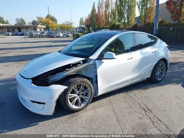 LRWYGDFD6PC929681 — 2023 Tesla Model Y, photo 2 from IAAI 14.10.2026, Front end