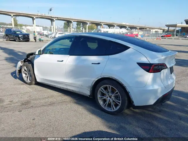 LRWYGDFD6PC929681 — 2023 Tesla Model Y, photo 3 from IAAI 14.10.2026, Front end