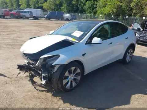 7SAYGDEE5PF663606 — 2023 Tesla Model Y, zdjęcie 2 z IAAI, Przód