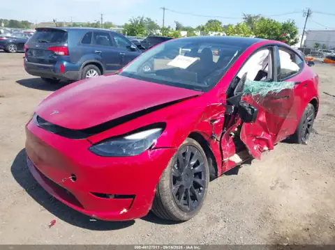 7SAYGDEE9PF894430 — 2023 Tesla Model Y, zdjęcie 2 z IAAI, Przód