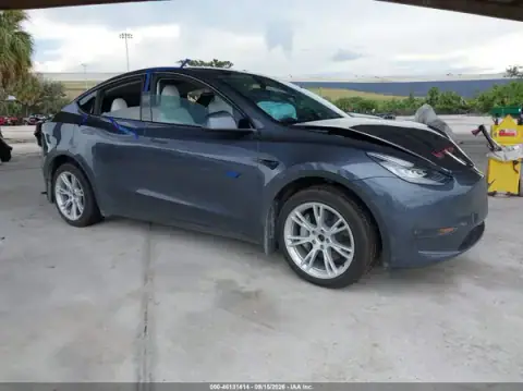 7SAYGDEE8PA155482 — 2023 Tesla Model Y, Parte delantera (Front End), fotos antes de reparar