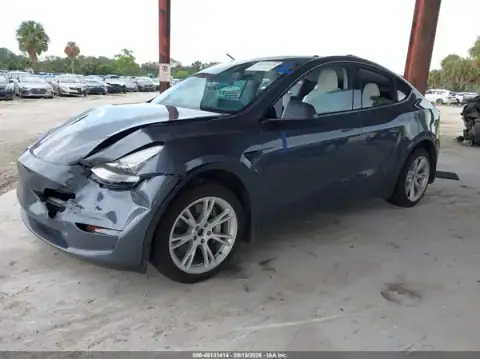7SAYGDEE8PA155482 — 2023 Tesla Model Y, foto 2 de IAAI, Parte delantera