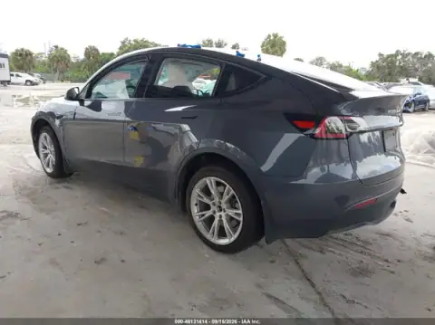 7SAYGDEE8PA155482 — 2023 Tesla Model Y, foto 3 de IAAI, Parte delantera