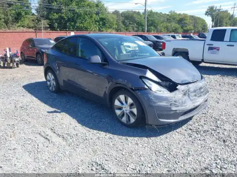 7SAYGDEE9PA096345 — 2023 Tesla Model Y, Przód (Front End), zdjęć przed naprawą