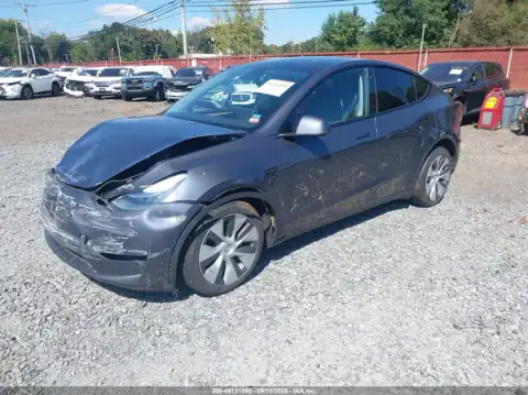 7SAYGDEE9PA096345 — 2023 Tesla Model Y, фото 2 з IAAI, Передня частина