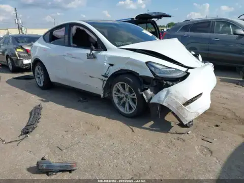7SAYGDEE6PA146750 — 2023 Tesla Model Y, Parte delantera (Front End), fotos antes de reparar