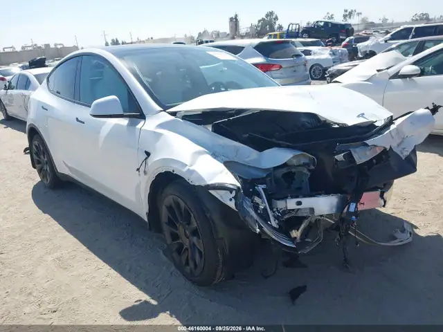 7SAYGDEE8PA106055 — 2023 Tesla Model Y, Przód (Front End), zdjęć przed naprawą