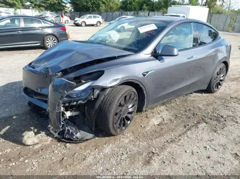 7SAYGDEF1PF957884 — 2023 Tesla Model Y, foto 2 de IAAI, Parte delantera