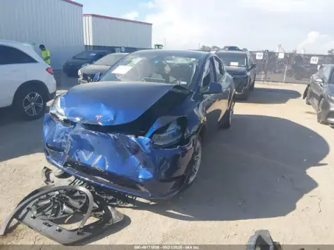 7SAYGDEE1PA148745 — 2023 Tesla Model Y, photo 2 from IAAI, Front end