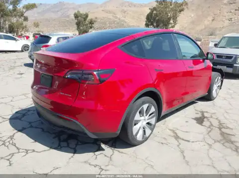 7SAYGDEE1PA192499 — 2023 Tesla Model Y, photo 4 from IAAI, Right front