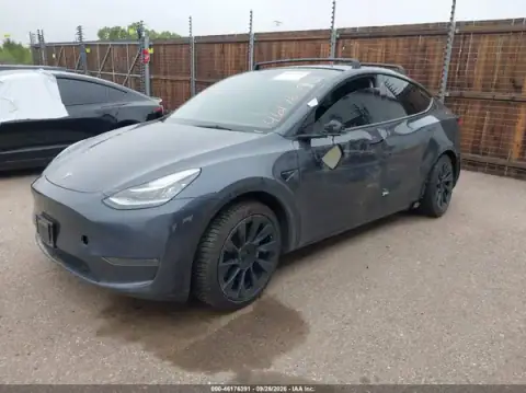 7SAYGDEE9PA085927 — 2023 Tesla Model Y, ფოტო 2, IAAI, მარცხენა მხარე