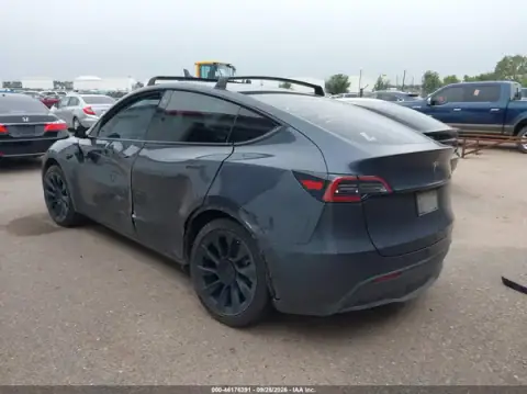 7SAYGDEE9PA085927 — 2023 Tesla Model Y, ფოტო 3, IAAI, მარცხენა მხარე