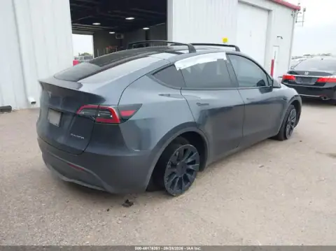 7SAYGDEE9PA085927 — 2023 Tesla Model Y, ფოტო 4, IAAI, მარცხენა მხარე