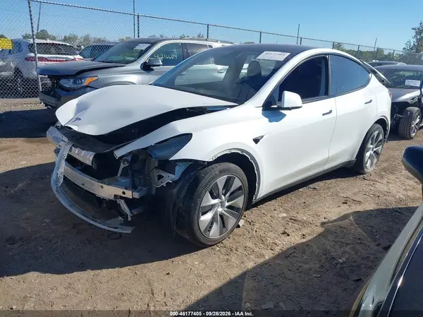 7SAYGDEE2PF767003 — 2023 Tesla Model Y, фото 2 с аукциона IAAI, Передняя и задняя части