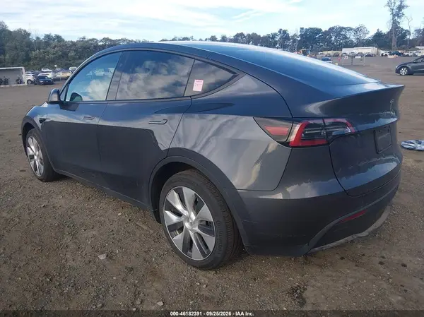 7SAYGDEE5PF856693 — 2023 Tesla Model Y, фото 3 с аукциона IAAI, Подтопление пресной водой