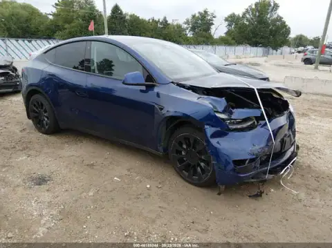 7SAYGDEE8PF637470 — 2023 Tesla Model Y, Parte delantera (Front End), fotos antes de reparar