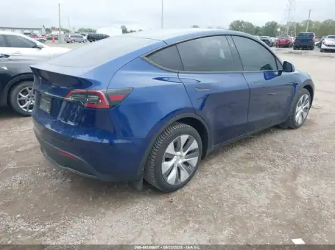 7SAYGDEE7PA155697 — 2023 Tesla Model Y, фото 4 з IAAI, Пошкодження знизу