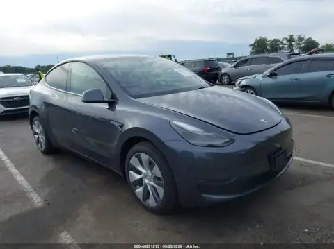 7SAYGDEE8PA203241 — 2023 Tesla Model Y, დატბორვა (Flood), ფოტოები შეკეთებამდე