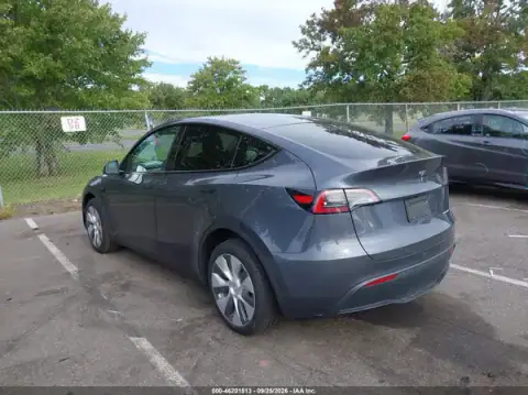 7SAYGDEE8PA203241 — 2023 Tesla Model Y, ფოტო 3, IAAI, დატბორვა
