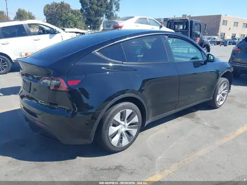 7SAYGDEE5PF639516 — 2023 Tesla Model Y, ფოტო 4, IAAI 26.10.2026, წინა მარჯვენა ნაწილი