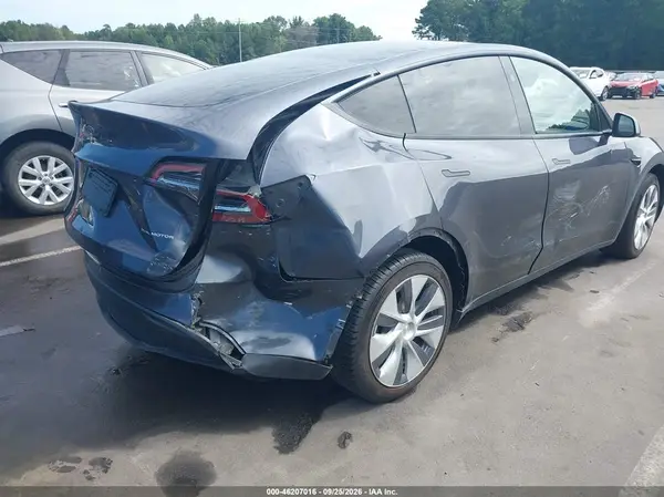 7SAYGAEEXPF913727 — 2023 Tesla Model Y, photo 4 from IAAI, Right rear