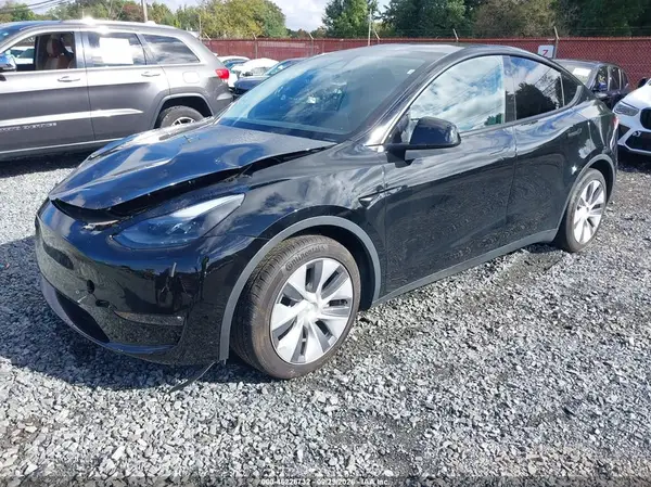 7SAYGAEE9PF923312 — 2023 Tesla Model Y, фото 2 с аукциона IAAI, Передняя часть