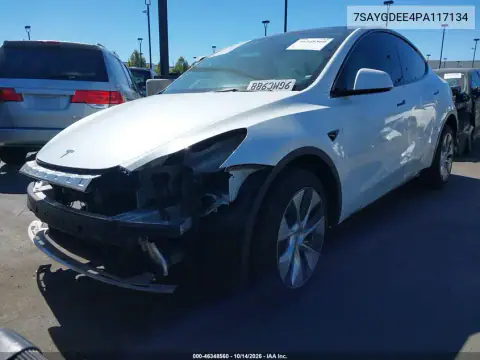 7SAYGDEE4PA117134 — 2023 Tesla Model Y, фото 2 з IAAI, Передня частина справа