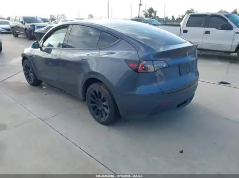 7SAYGDEE4PA043441 — 2023 Tesla Model Y, ფოტო 2, IAAI, წინა ნაწილი