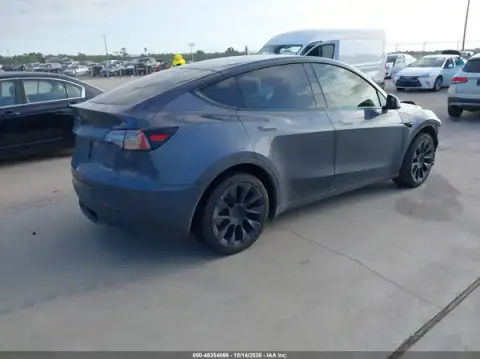 7SAYGDEE4PA043441 — 2023 Tesla Model Y, ფოტო 3, IAAI, წინა ნაწილი