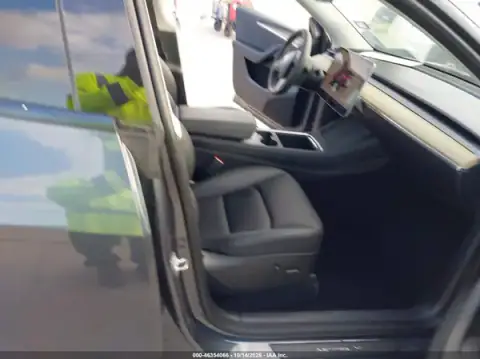 7SAYGDEE4PA043441 — 2023 Tesla Model Y, ფოტო 4, IAAI, წინა ნაწილი