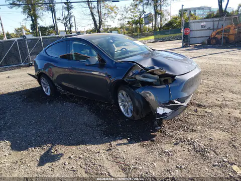 7SAYGDED7PF956074 — 2023 Tesla Model Y, Prawy przód, zdjęć przed naprawą