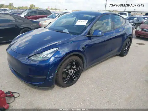 7SAYGDEE3PA077242 — 2023 Tesla Model Y, foto 2 de IAAI, No indicado