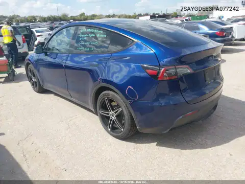 7SAYGDEE3PA077242 — 2023 Tesla Model Y, foto 3 de IAAI, No indicado
