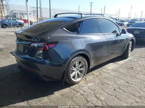 7SAYGDED8RF083339 — 2024 Tesla Model Y, zdjęcie 4 z IAAI 22.10.2026, Lewy przód